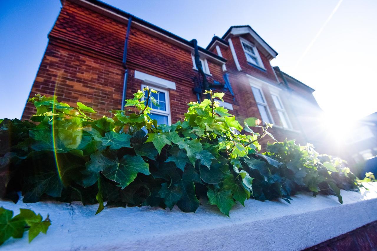 Eastbourne Reymar Bed & Breakfast Exterior foto